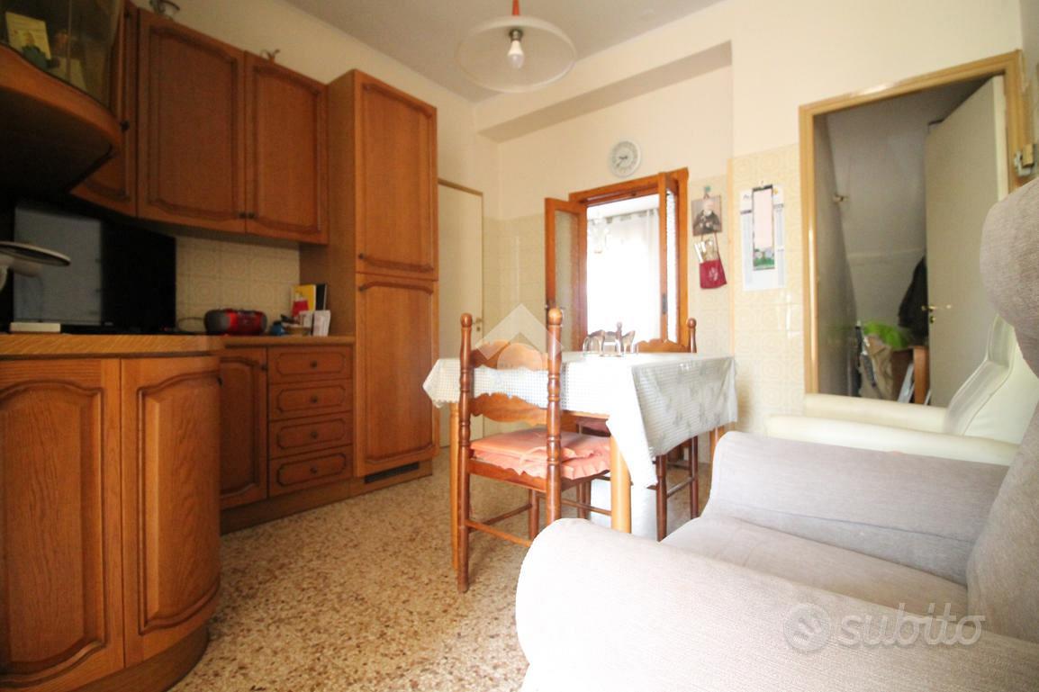 3 LOCALI A OSTUNI - Altro