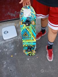 sto vendendo skateboard 