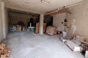 Giffoni V.P. centro ampio garage di mq 60