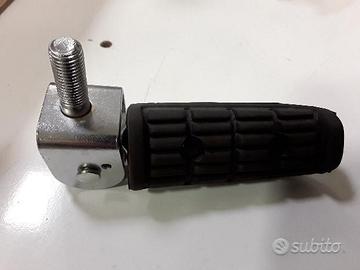 Pedana poggia piedi post. sx yamaha xj 750 fj 1100