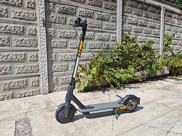 Xiaomi Mi Electric Scooter Essential – usato poco