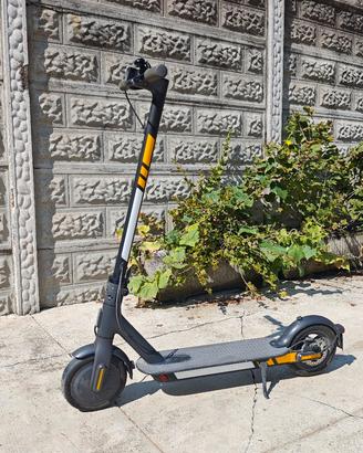 Xiaomi Mi Electric Scooter Essential – usato poco