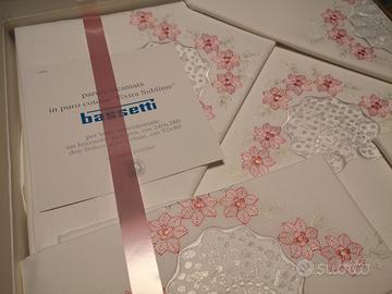 Corredo matrimoniale ricamato elegante vintage