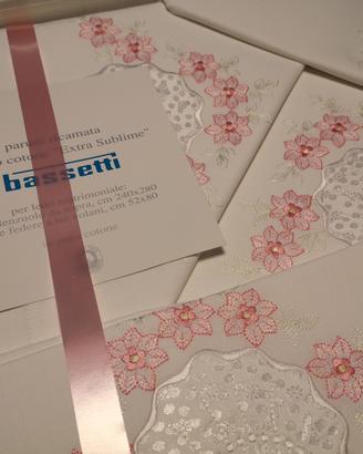 Corredo matrimoniale ricamato elegante vintage