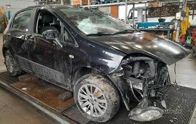 RICAMBI Fiat Grande Punto 5P 1.2 B anno 2006 - CX2
