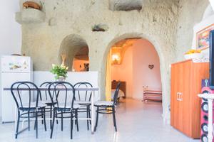 Appartamento in pietra di tufo verde Ischitana