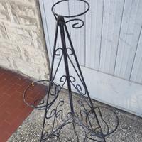 Porta piante in ferro battuto nero ad angolo