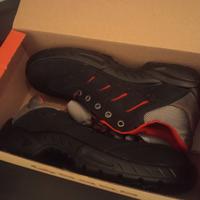 Scarpe antinfortunistica mai indossate 