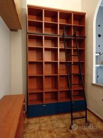 Libreria alta con binario e scala