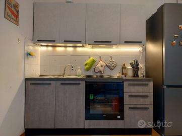 Cucina 195 cm con piano cottura a gas