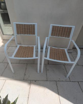 due sedie da giardino 