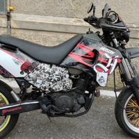 motore , carene , sella , avantreno completo etc..