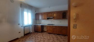 Ampio appartamento su tre livelli