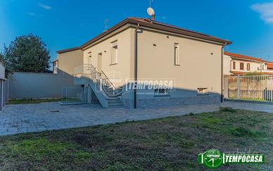 SPLENDIDA VILLA SU UNICO LIVELLO CON GIARDINO DI 3