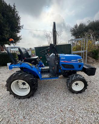 Trattore Iseki tm 3217 con attrezzatura
