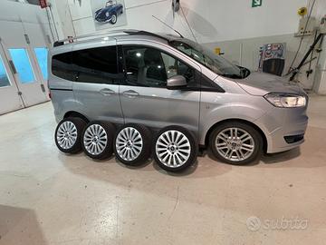 Ford tourneo courier titanium