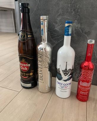 Bottiglie vuote vetro grandi