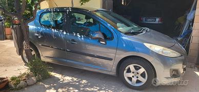 Peugeot 207 - 2009