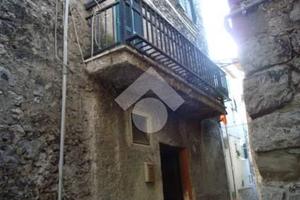 3 LOCALI A OLEVANO ROMANO