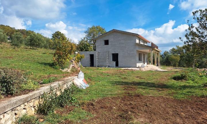 Villetta indipendente con terreno