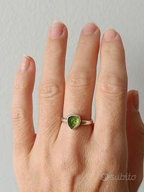 Anello peridoto e argento 925