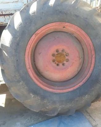 Ruote pneumatici trattore ford massey ferguson