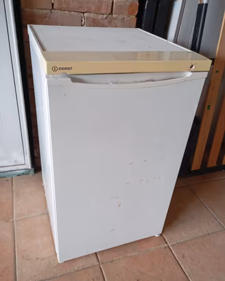 frigorifero basso con cella freezer funzionante 