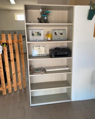 Scrivania completa di comodino e libreria