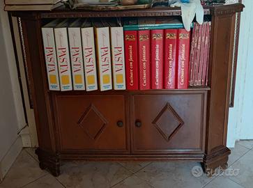 Credenza bassa d’ingresso in legno massello