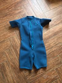 Muta sub mare bambino ragazzo