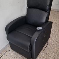 poltrona anziani elettrica.  150€