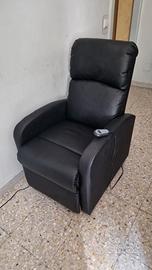 poltrona anziani elettrica.  150€