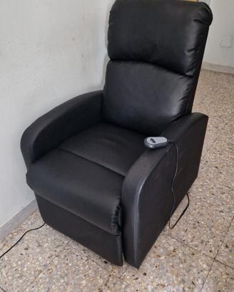 poltrona anziani elettrica.  150€