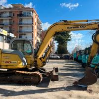 Escavatore New Holland E80
