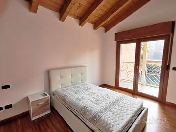 Stanza con balcone centro Bergamo