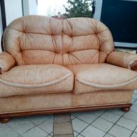 DIVANO IN PELLE
