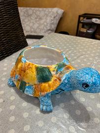 Sotto vaso in ceramica di Lampedusa