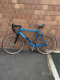 Bici da corsa 28" / Taglia L / Componenti Shimano