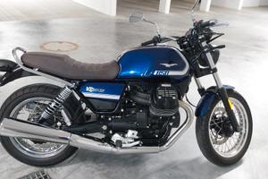 Moto Guzzi V7 850 Special Centenario 