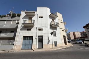 3 LOCALI A MONOPOLI