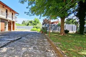 Casa indipendente di 220 m² con più di 5 locali e 
