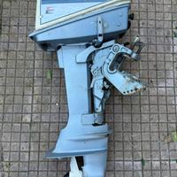 Motore fuoribordo Evinrude 7.5 CV 2T bicilindrico