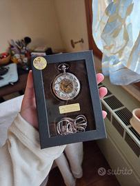 Orologio con movimento meccanico