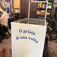Carrello a spinta gelati