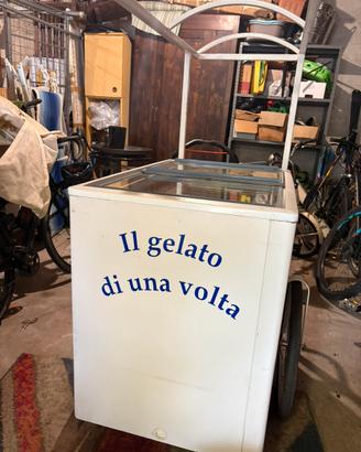 Carrello a spinta gelati