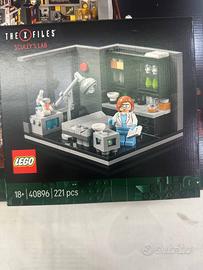 LEGO The X-Files 21369 + Scully Lab 40896