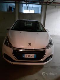 Peugeot 208 - 2015