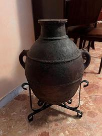 Anfora antica in terracotta