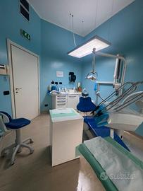Studio dentistico arredato