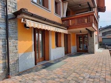 tende da sole a bracci estensibili motorizzate